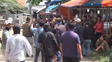 Ratusan Orang Hadang...