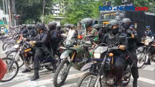 Dua Polisi Disabet Samurai...