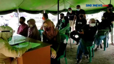 Wisatawan Menuju Puncak...