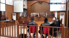 Mulai Diadili, Pengacara...