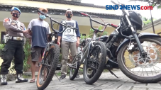Gunakan Medsos Gadis...