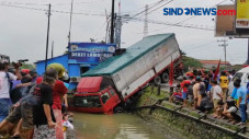 Diduga Rem Blong, Truk...