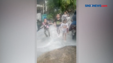 Banjir Air Berwarna...