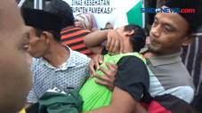 Jenazah Santri Tertimpa...