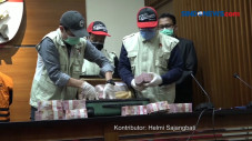KPK Tetapkan Gubernur...