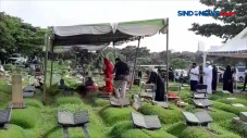 Tak Kuasa Tahan Tangis,...