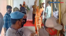 Picu Kerumunan, Pesta...
