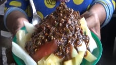 Nikmatnya Rujak Uleg...