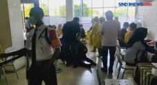2 Pegawai Mal di Serang...