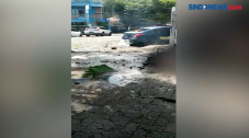 Ledakan Terjadi di Depan...