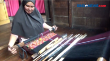 Melihat Kain Songket...