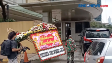 Karangan Bunga dari...