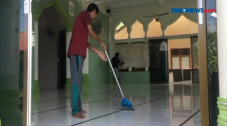 Tradisi Bersihkan Masjid...