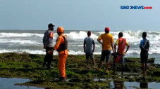 2 Bocah Terseret Ombak...