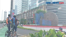 Tugu Sepeda Simbol Transportasi...