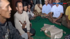 Korban Gempa Tetap Hidupkan...
