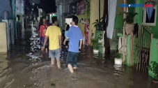 Hujan Mengguyur Jakarta,...