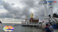 Melihat Masjid Unik...