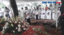 Ayah Mertua Dian Sastro...