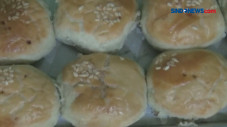 Kue Kacang, Buah Tangan...