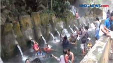 Pengunjung Pemandian...