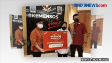 Mensos Terima Bantuan...