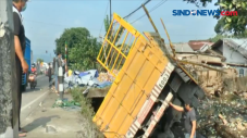 Diduga Truk Rem Blong,...