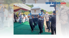 Istri Menkumham Dimakamkan...