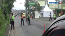 Puluhan Kendaraan Wisatawan...