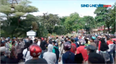 Demo Tolak Penyekatan,...
