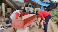 Pesanan Peti Mati Melonjak,...