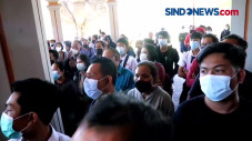 Ratusan Orang Tua Siswa...