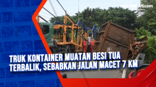 Truk Kontainer Muatan...
