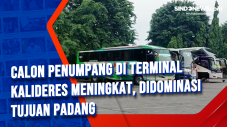 Calon Penumpang di Terminal...