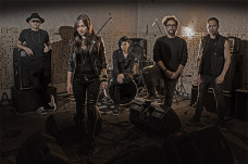 Band Cokelat Persembahkan...