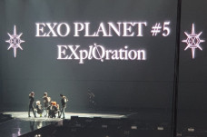 EXO Rilis Album Foto...