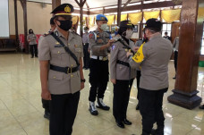 AKP Yuli Anggraeni Resmi...