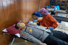 Stok Darah PMI Menipis,...