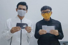 Galang Donasi Buat Masker,...