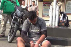 Ibu Rumah Tangga Warga...