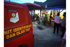 Mayat Pria Tanpa Identitas...