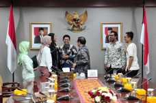 Politikus Gerindra Minta...