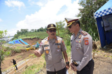 Tinjau Check Point di...