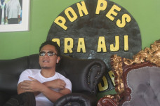 Ponpes Ora Aji, Imbangkan...