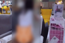 Viral di Medsos, Wanita...