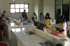 Ratusan Karyawan di-PHK,...