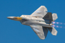 Jet Tempur Siluman F-22...