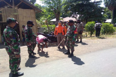 Aparat Bubarkan Kelompok...