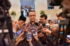 Anies Apresiasi Bank...
