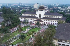 Warga Jabar Diminta...
